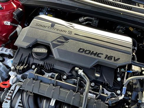 Used 2024 Hyundai Elantra SE image 29