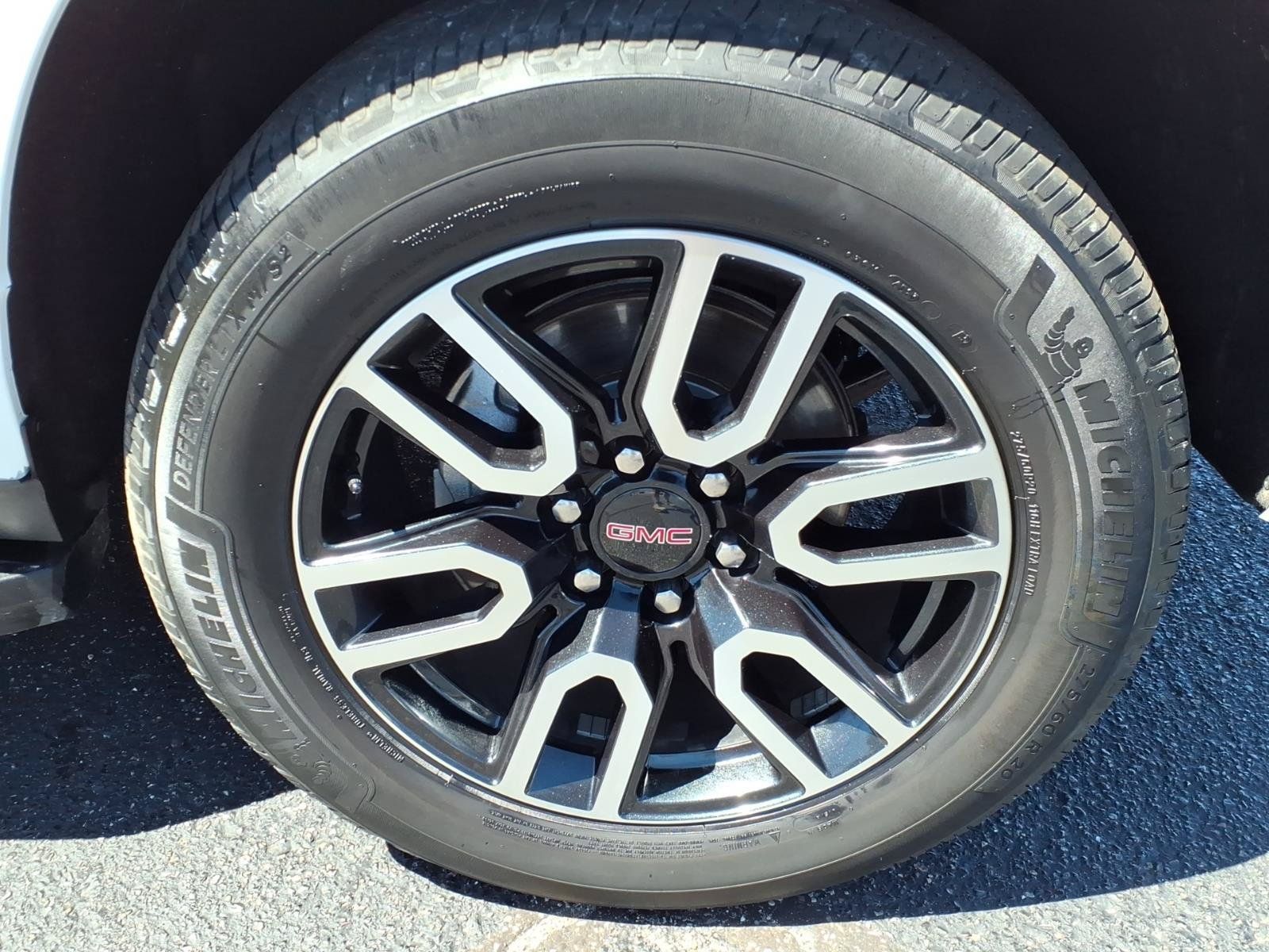 Used 2022 GMC Yukon XL AT4 AWD/4WD image 22