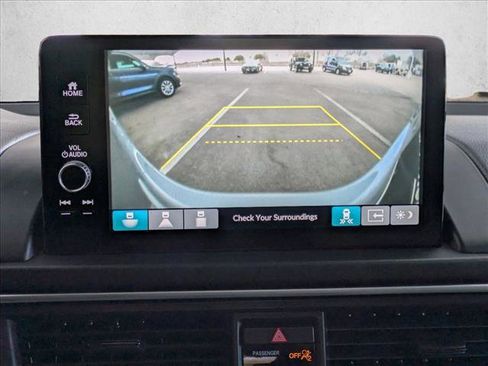 Used 2024 Honda Pilot Touring image 14