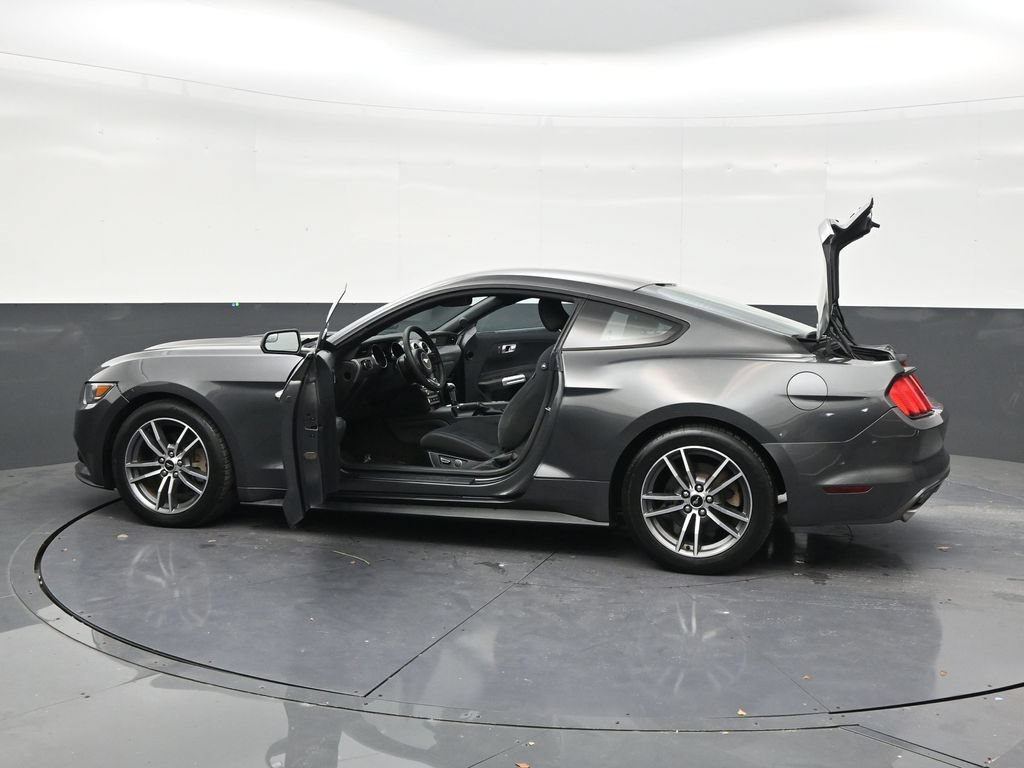 Used 2017 Ford Mustang Coupe RWD image 29