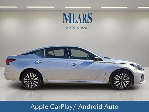 Used 2024 Nissan Altima 2.5 SV image 7