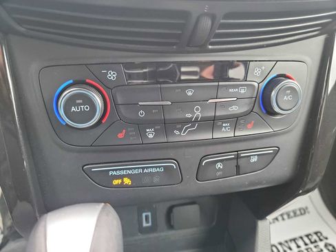 Used 2017 Ford Escape Titanium AWD/4WD image 19