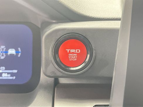 Used 2025 Toyota Tacoma TRD Sport AWD/4WD image 19