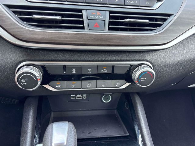 Used 2024 Nissan Altima 2.5 SV FWD image 21