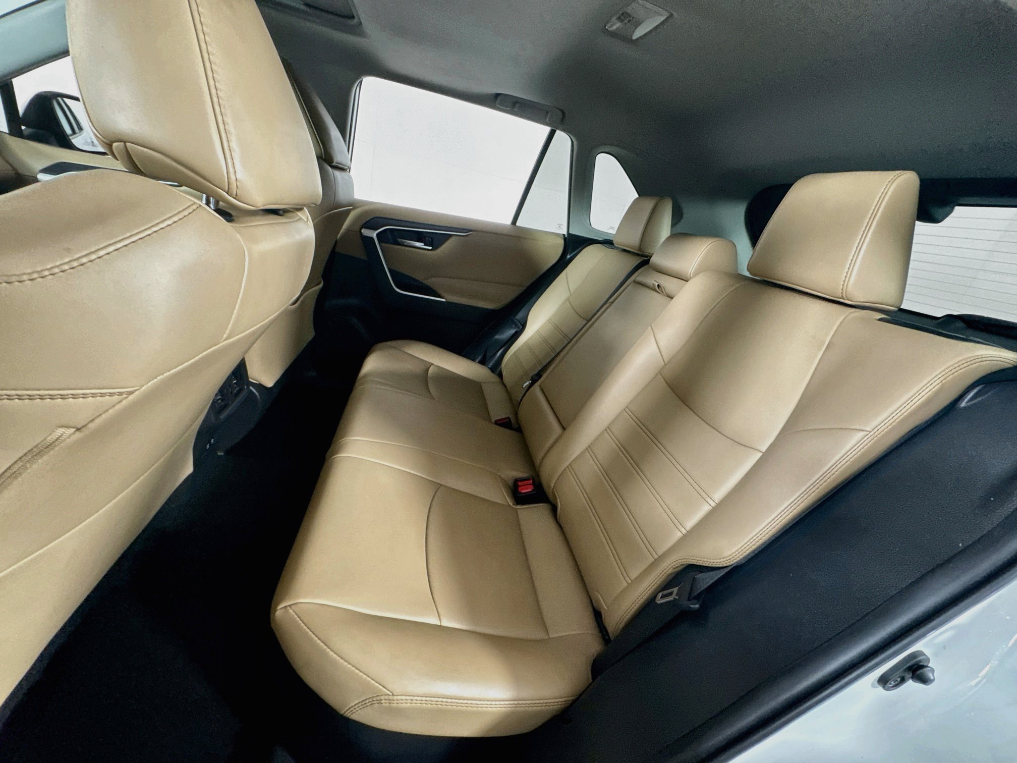 Certified 2021 Toyota RAV4 XLE Premium AWD/4WD image 18