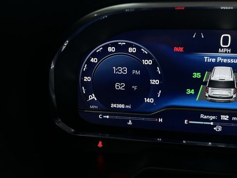 Used 2023 Chevrolet Tahoe Z71 w/ Luxury Package image 15