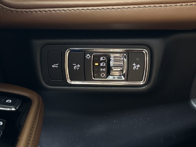 Used 2023 Lincoln Aviator Reserve w/ Equipment Group 201A AWD/4WD image 38