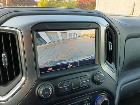 Used 2021 Chevrolet Silverado 1500 LT Trail Boss w/ LT Trail Boss Premium Package AWD/4WD image 19