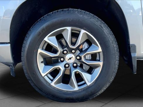 Used 2024 Chevrolet Silverado 1500 RST RWD image 11