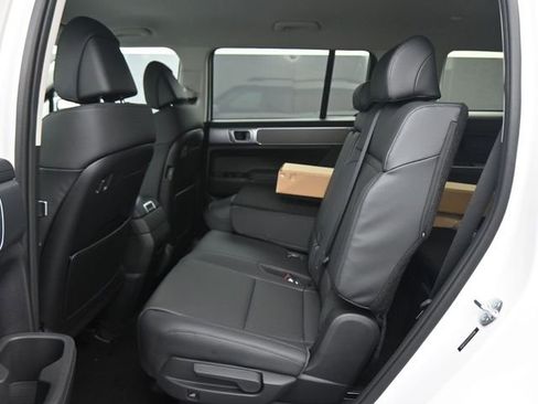 Used 2026 Hyundai Santa Fe SEL image 17