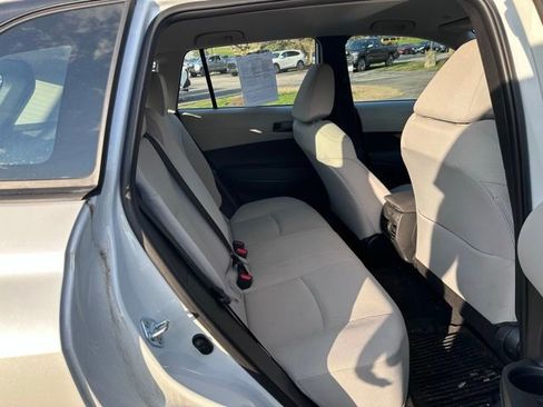 Used 2023 Toyota Corolla Cross L image 9