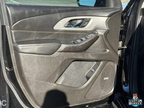 Used 2021 Chevrolet Traverse RS image 16