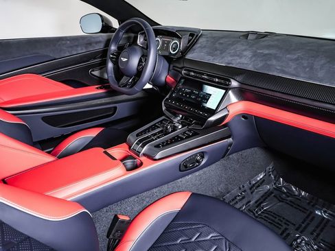 New 2025 Aston Martin Vanquish image 18