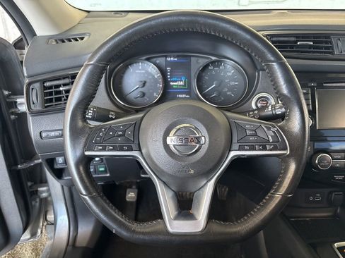 Used 2019 Nissan Rogue SV FWD image 13