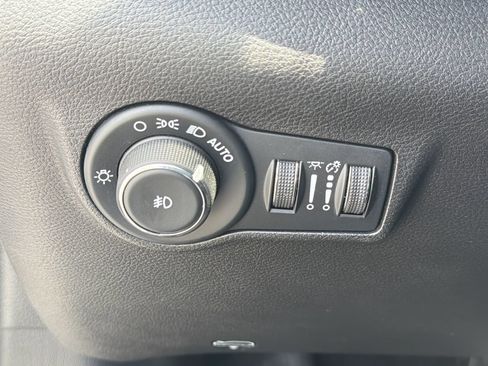 Used 2025 Jeep Compass Trailhawk AWD/4WD image 21