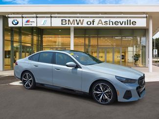 Used 2025 BMW 550e xDrive w/ Executive Package AWD/4WD video 1