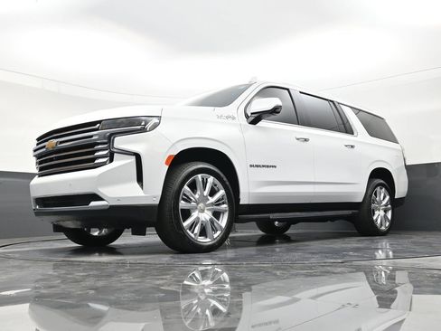 Used 2024 Chevrolet Suburban High Country w/ Advanced Technology Package RWD image 20