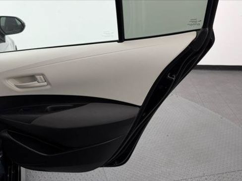 Used 2022 Toyota Corolla LE FWD image 19