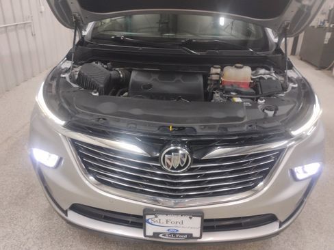 Used 2022 Buick Enclave Essence image 7
