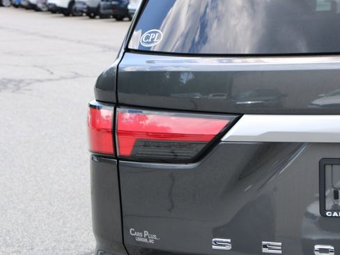 Used 2024 Toyota Sequoia Capstone AWD/4WD image 6