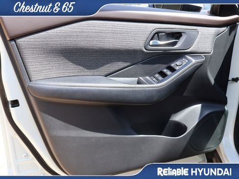 Used 2023 Nissan Rogue SV AWD/4WD image 21