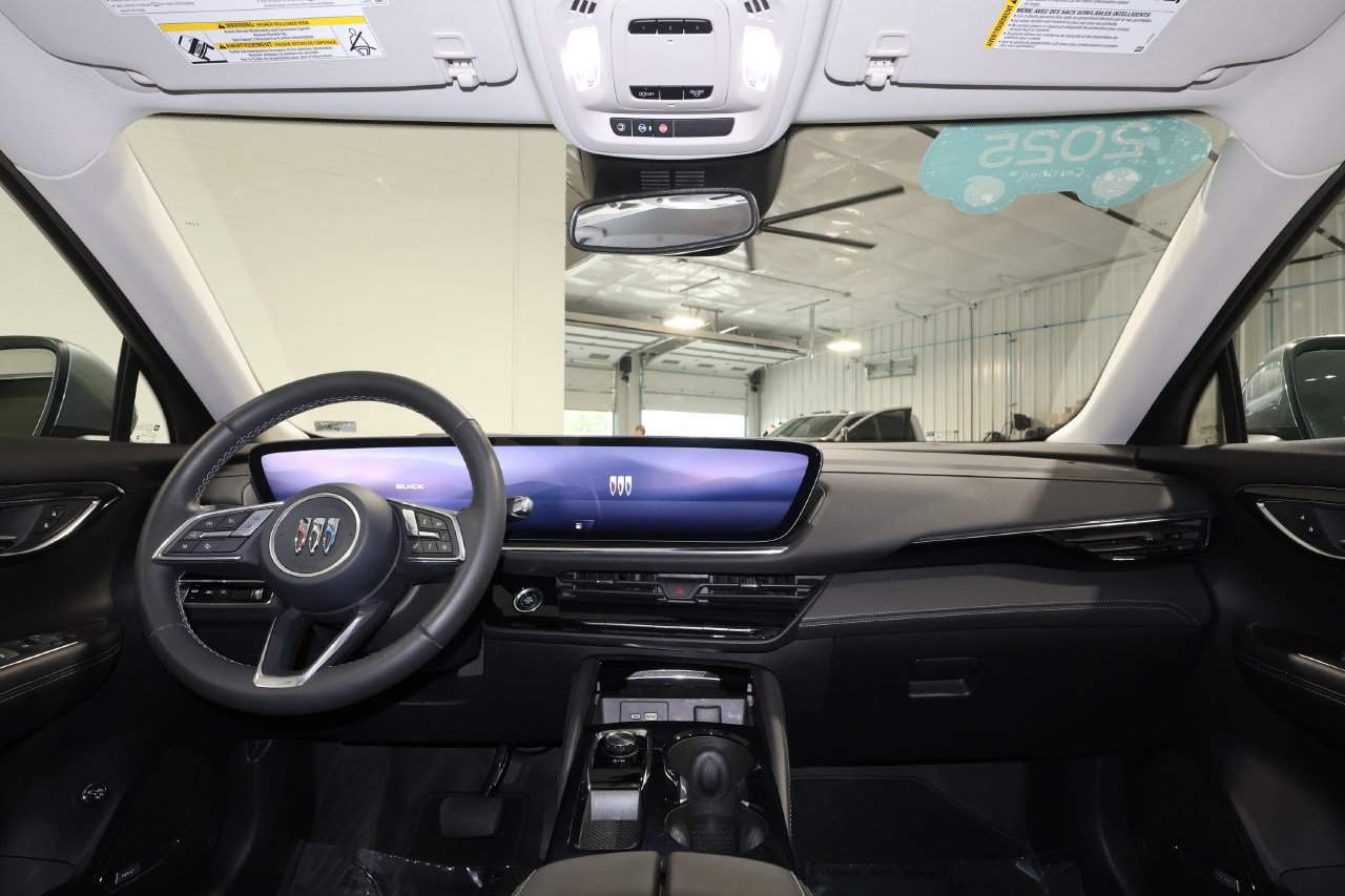 Certified 2025 Buick Envision Preferred AWD/4WD image 29