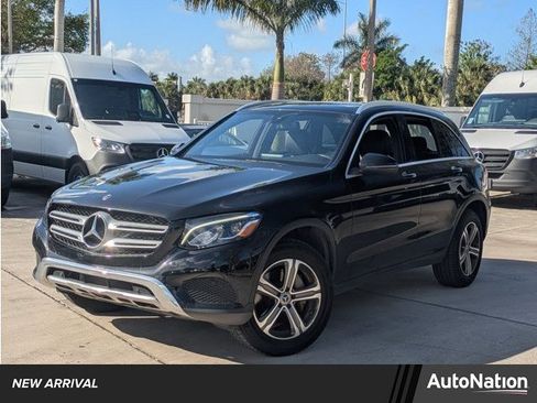 Used 2019 Mercedes-Benz GLC 300 4MATIC image 1