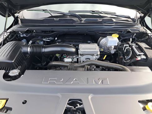 Used 2023 RAM 1500 Big Horn AWD/4WD image 18