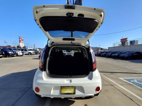 Used 2018 Kia Soul + FWD image 44