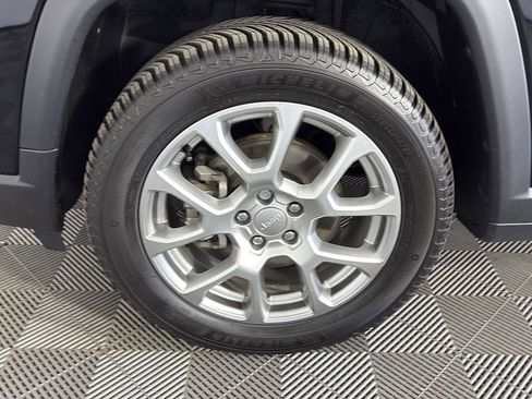 Used 2022 Jeep Compass Latitude w/ Sun and Sound Group image 16