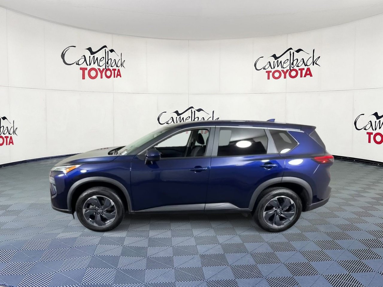 Used 2025 Nissan Rogue SV FWD image 8