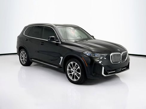 Used 2024 BMW X5 xDrive40i w/ Premium Package AWD/4WD image 3