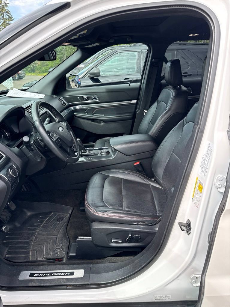 Used 2018 Ford Explorer Sport AWD/4WD image 19