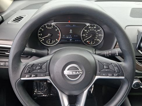 Used 2024 Nissan Altima 2.5 SV FWD image 19