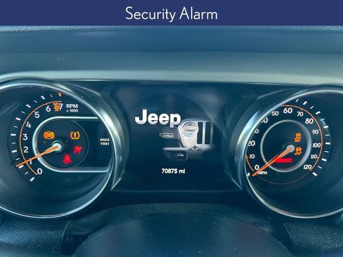 Used 2021 Jeep Gladiator Willys image 10