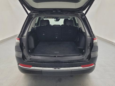 Used 2023 Jeep Grand Cherokee Limited image 29