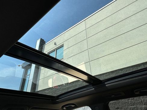 New 2025 Cadillac XT6 Sport w/ Technology Package image 9