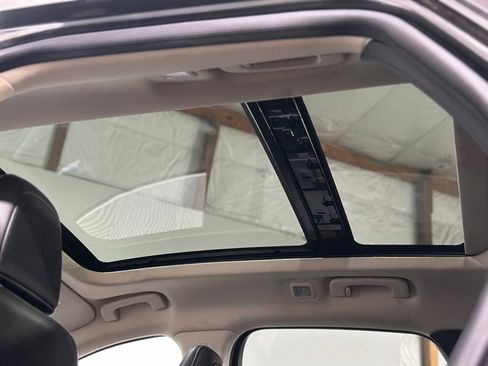 Used 2020 Ford Escape Titanium image 24