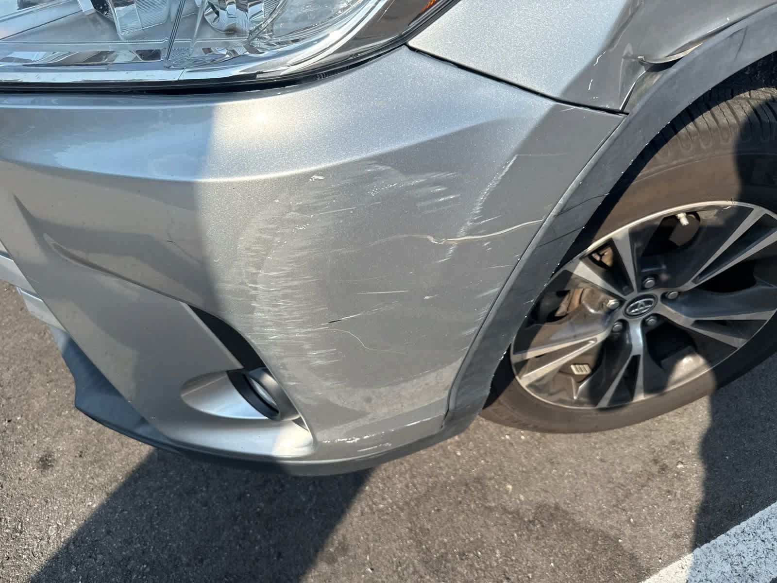 Used 2018 Toyota Highlander Plus FWD image 3