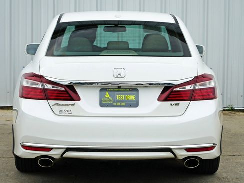 Used 2017 Honda Accord EX-L image 48