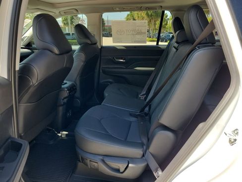 New 2026 Toyota Grand Highlander Limited image 11