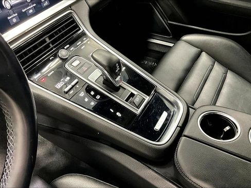 Used 2018 Porsche Panamera 4S image 17