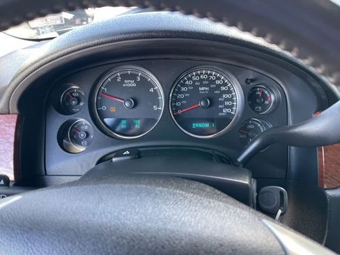 Used 2007 GMC Sierra 2500 SLT w/ EZ-Lift Tailgate Package image 9