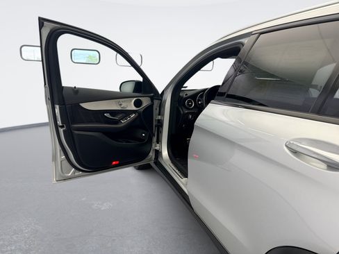 Used 2019 Mercedes-Benz GLC 43 AMG 4MATIC image 9