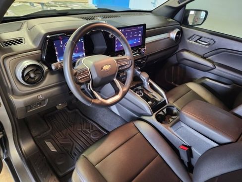 Used 2023 Chevrolet Colorado LT w/ LT Convenience Package III image 11