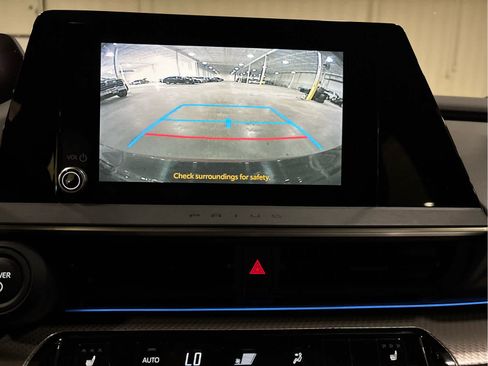 Certified 2025 Toyota Prius XLE FWD image 10