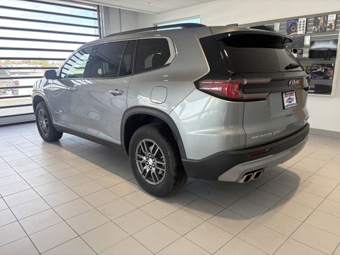 Used 2025 GMC Acadia Elevation image 3
