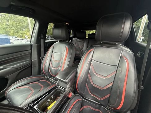 Used 2023 Jeep Compass Trailhawk w/ Trailhawk Elite Group AWD/4WD image 8