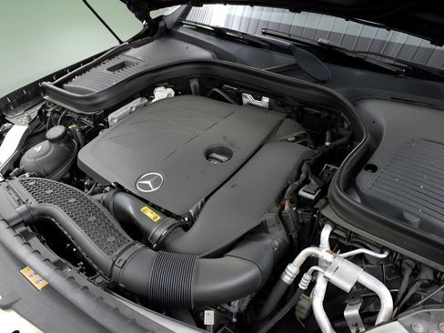 Used 2021 Mercedes-Benz GLC 300 image 34