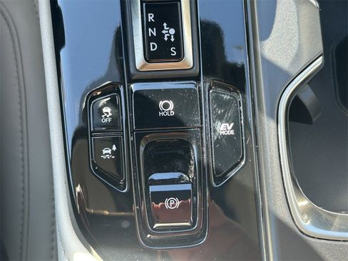 Used 2025 Lexus NX 300h AWD w/ Luxury Package image 30